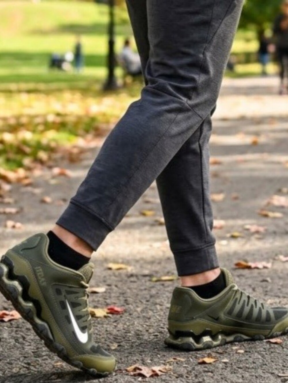 ​Nike Reax 8 TR Men's Cross-Training Shoes - Olive / Army Green